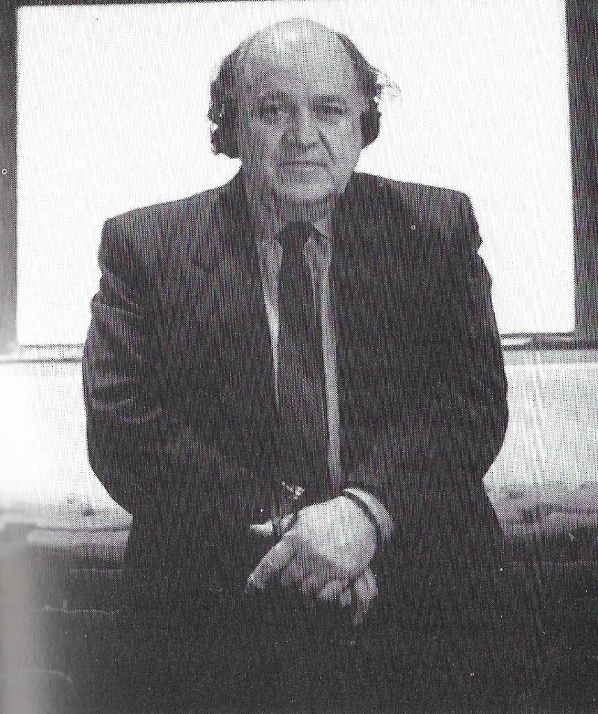 Leslie J Hardcastle